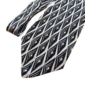 Austin Grey Silk Necktie Black Silver Geometric Diamond‎ Pattern Made in Italy